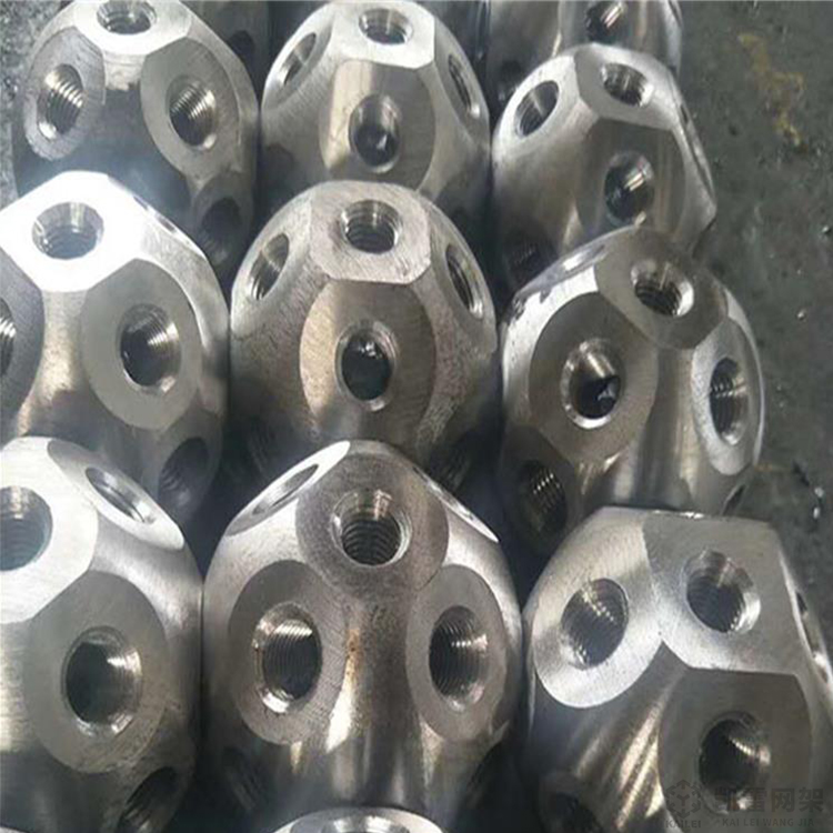 广丰县螺栓球网架加工安装方法